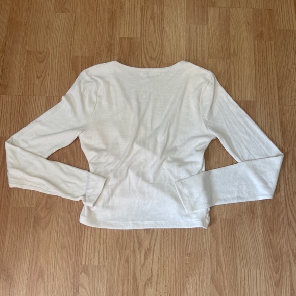 Abercrombie & Fitch Ivory Soft A&F Cozy Long Sleeve Cropped Sweater Top Size Med - Picture 6 of 8